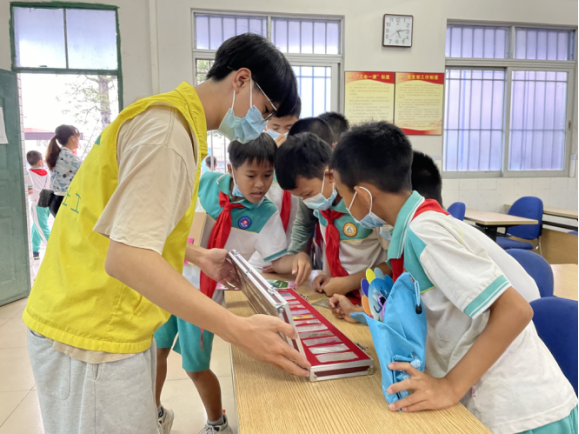 阜沙鎮(zhèn)禁毒信息〔2022〕第254期--【禁毒攻堅】“無毒青春，健康校園”—阜沙鎮(zhèn)開展禁毒宣傳進校園