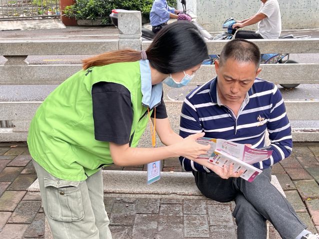 三鄉(xiāng)鎮(zhèn)開展“禁毒宣傳進(jìn)公園，人人參與共防毒”活動(dòng)圖片1.JPG